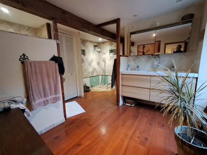 Maison de village - 238 m² - 9 pièces