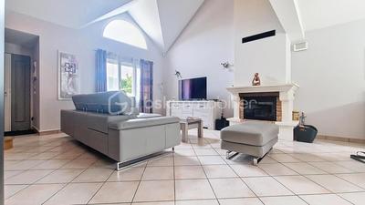 Maison - 158 m² - 7 pièces