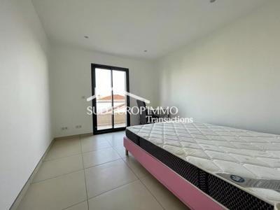 Appartement - 95 m² - 3 pièces