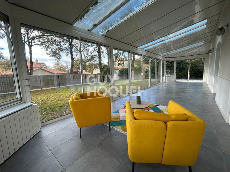 Maison - 241 m² - 7 pièces