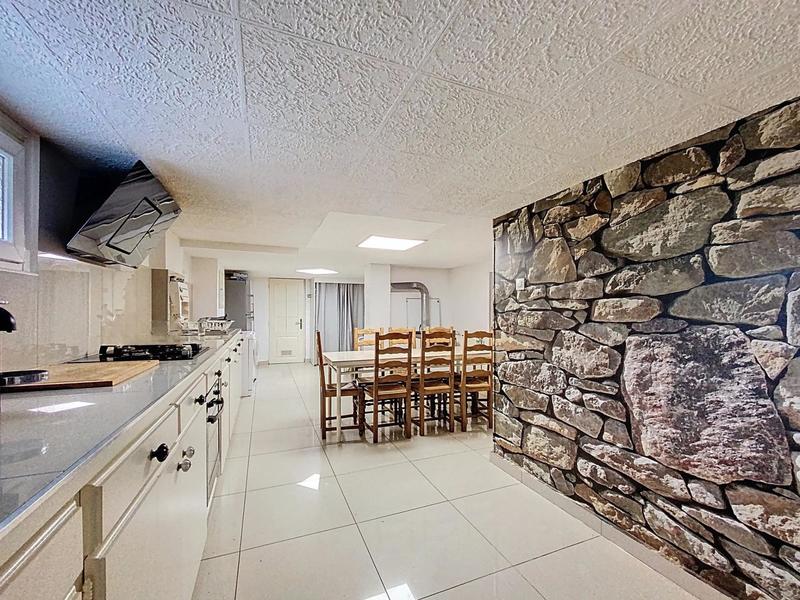 Maison - 136 m² - 5 pièces