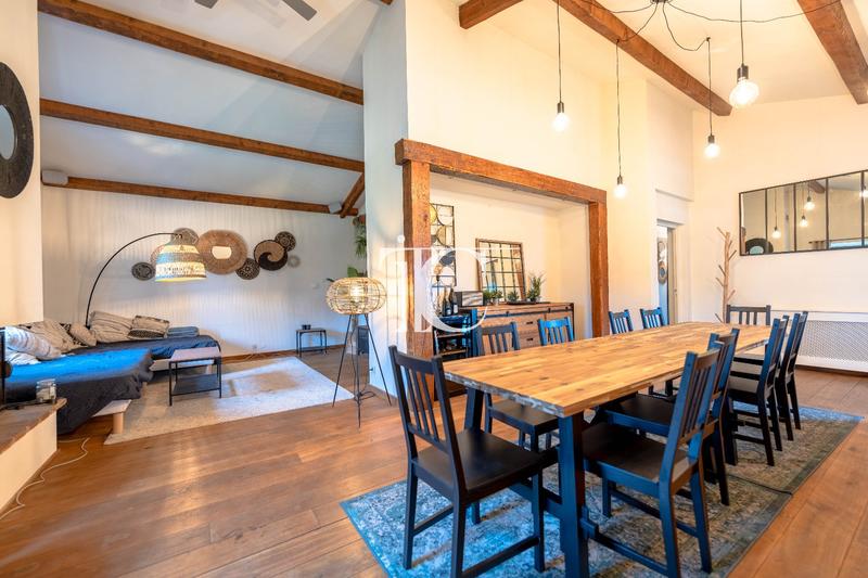 Maison - 301 m² - 8 pièces