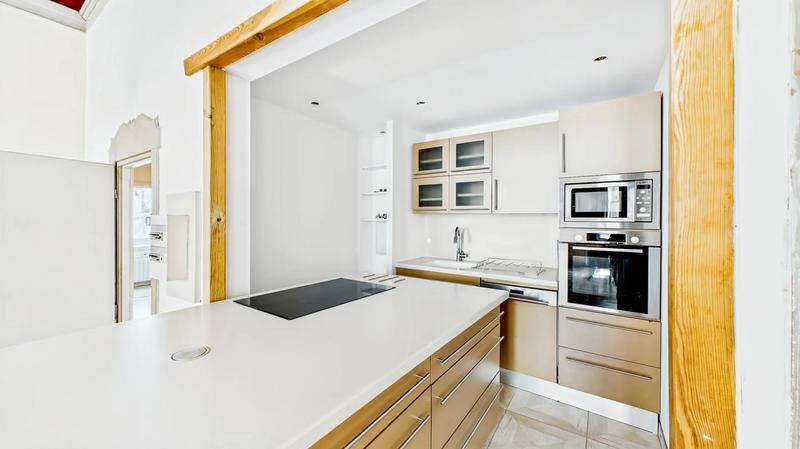 Appartement - 104 m² - 2 pièces