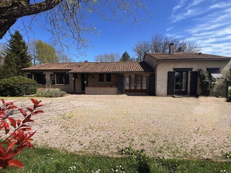 Maison - 140 m² - 8 pièces