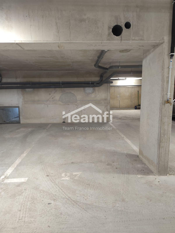 Parking / Garage - 12 m²