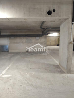 Parking / Garage - 12 m²