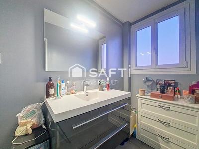 Appartement - 85 m² - 5 pièces