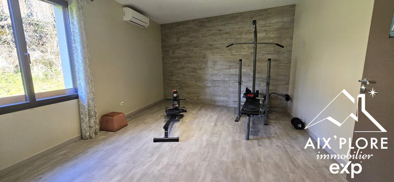 Villa - 187 m² - 6 pièces