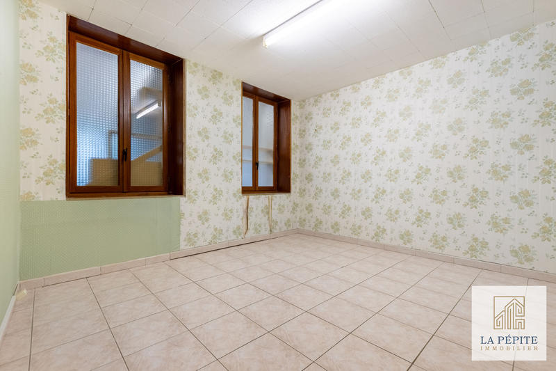 Maison - 240 m² - 8 pièces