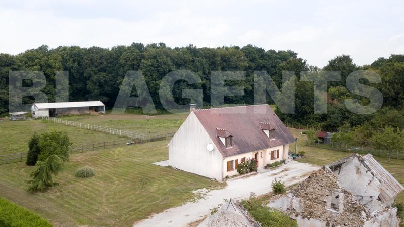 Maison traditionnelle - 264 m² - 8 pièces