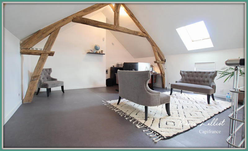 Maison - 360 m² - 10 pièces