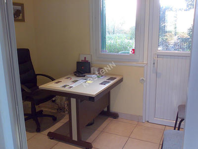 Local commercial - 150 m² - 5 pièces