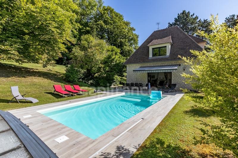 Maison - 220 m² - 6 pièces