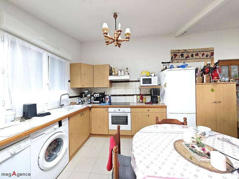 Maison - 200 m² - 12 pièces