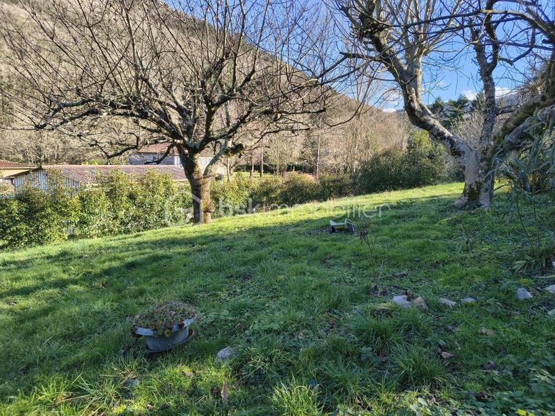 Grange - 250 m² - 5 pièces