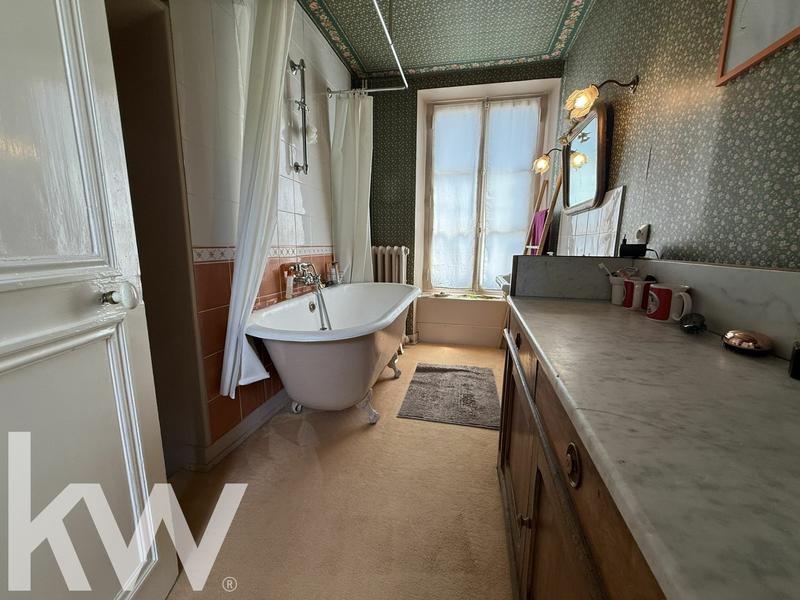 Maison ancienne - 246 m² - 7 pièces