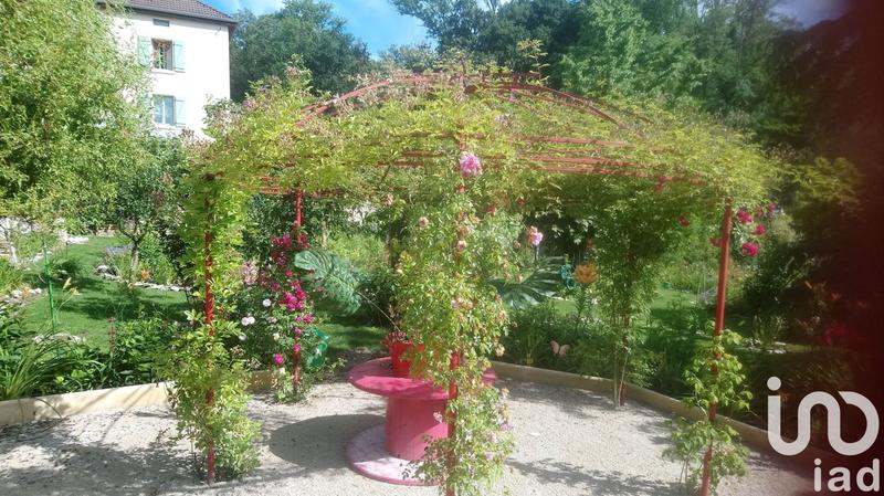 Maison - 240 m² - 10 pièces