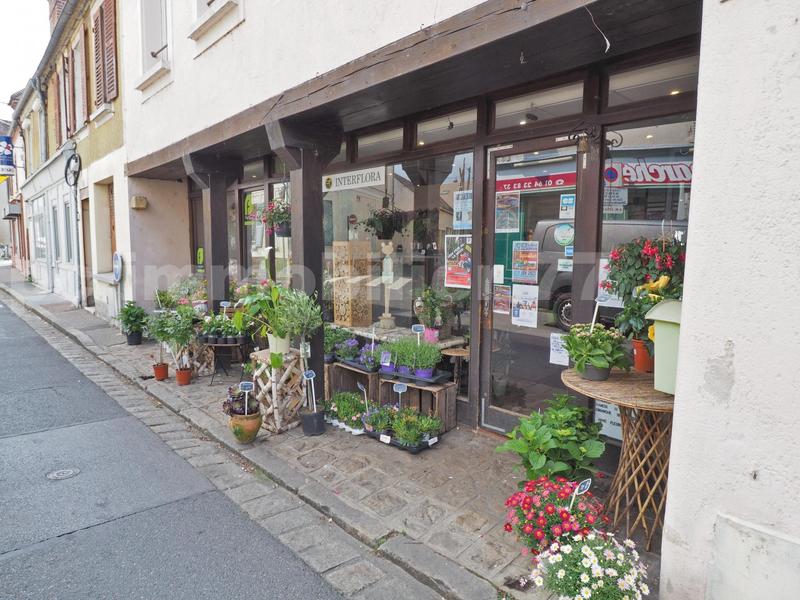 Magasins - 84 m² - 4 pièces