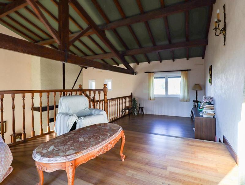 Maison - 163 m² - 8 pièces