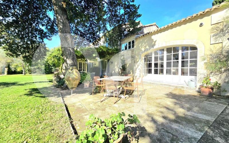 Mas - 238 m² - 5 pièces