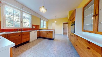 Villa - 248 m² - 9 pièces