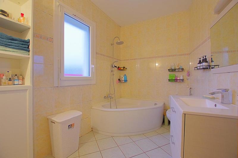 Maison - 198 m² - 6 pièces