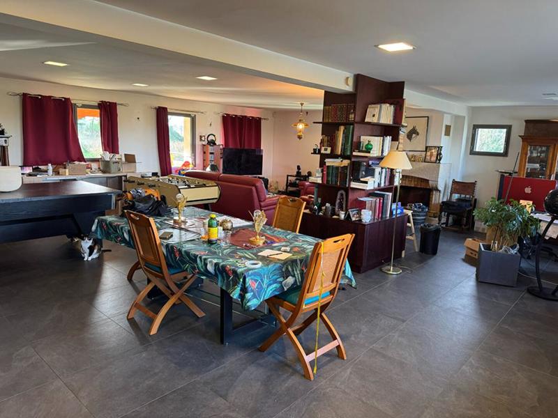 Propriété - 167 m² - 5 pièces