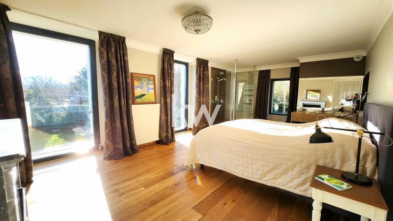 Maison - 600 m² - 10 pièces