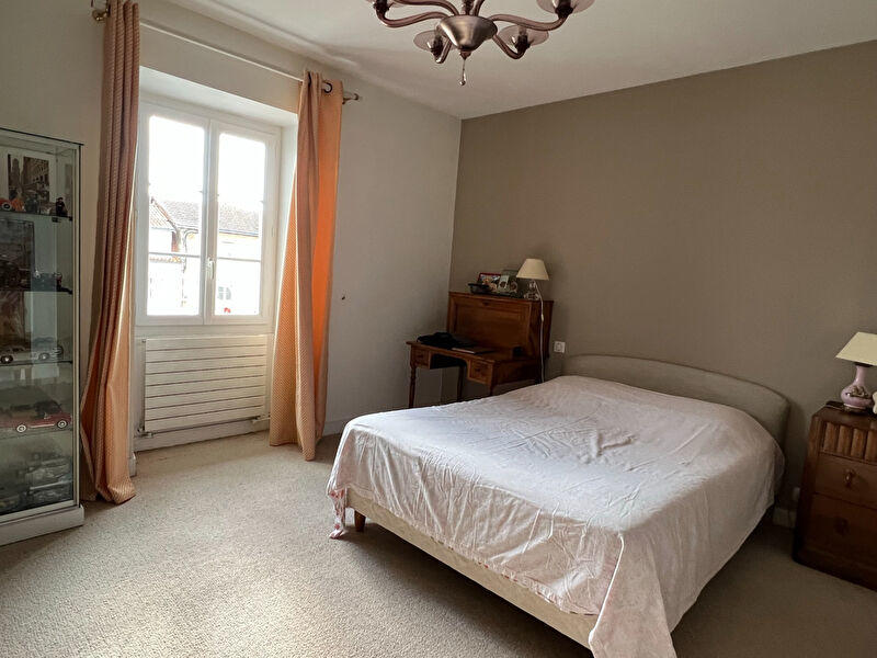 Maison - 221 m² - 6 pièces