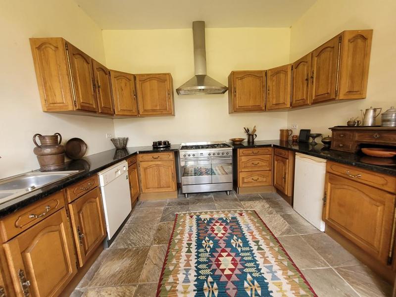 Maison - 222 m² - 12 pièces