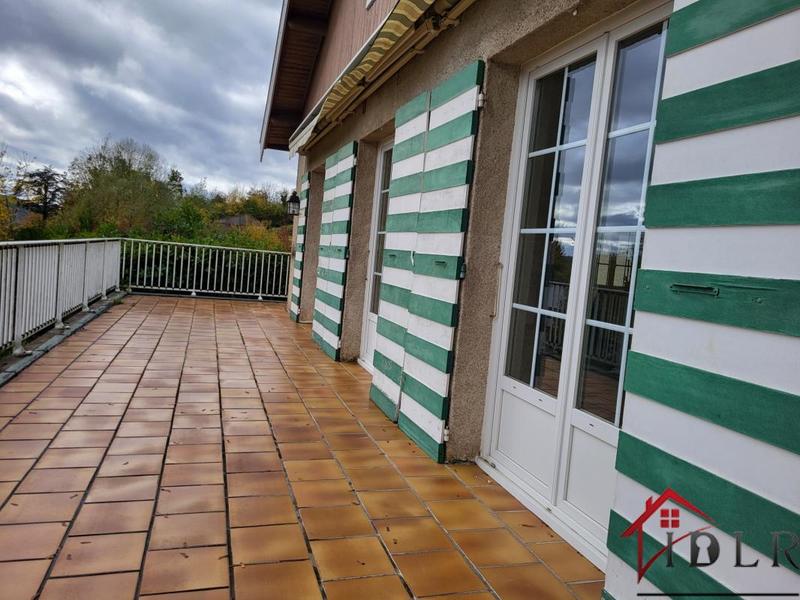 Maison - 234 m² - 8 pièces