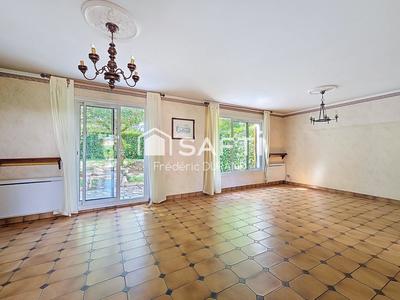 Maison - 94 m² - 5 pièces