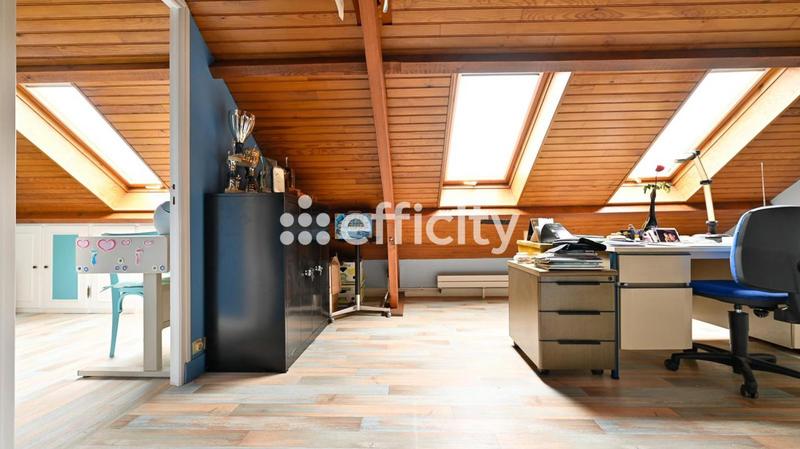 Maison - 189 m² - 8 pièces