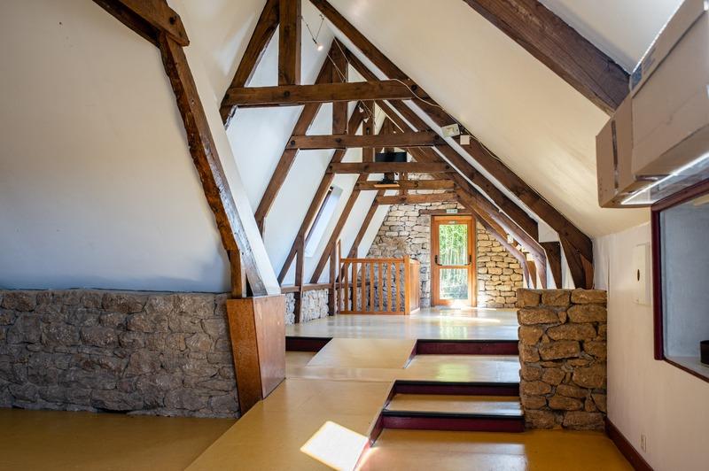 Propriété - 890 m² - 10 pièces