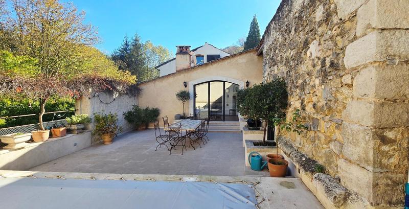 Maison - 237 m² - 6 pièces