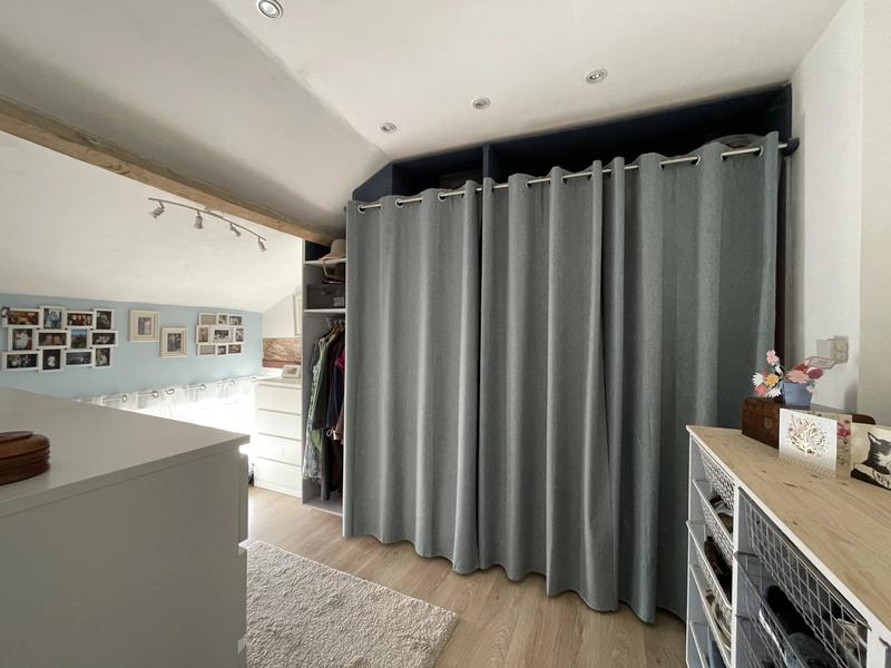 Maison - 201 m² - 9 pièces