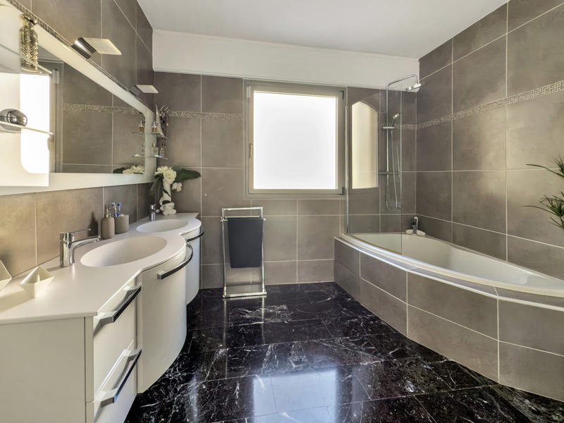 Appartement - 150 m² - 6 pièces