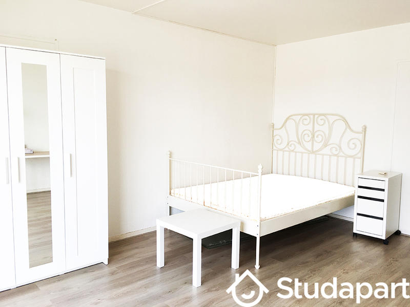 Chambre - 12 m² - 1 pièce