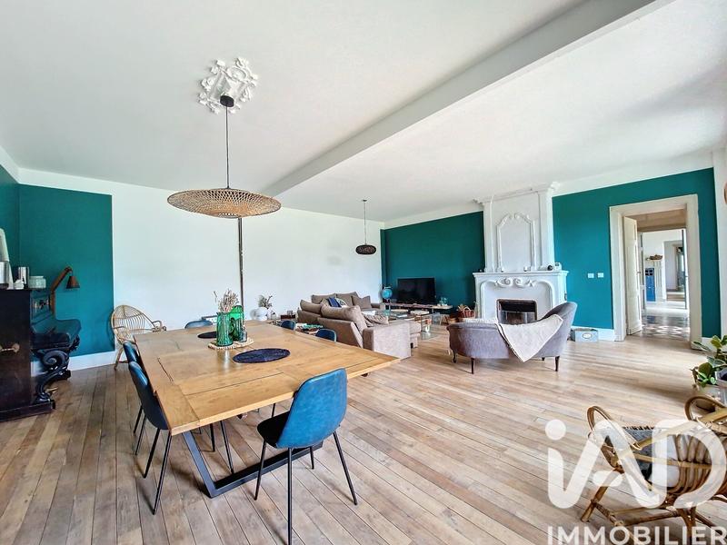 Maison - 262 m² - 7 pièces