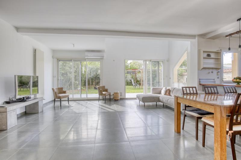 Maison - 167 m² - 6 pièces