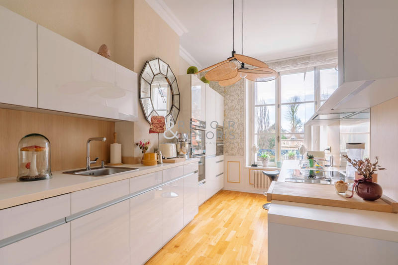 Appartement - 148 m² - 6 pièces