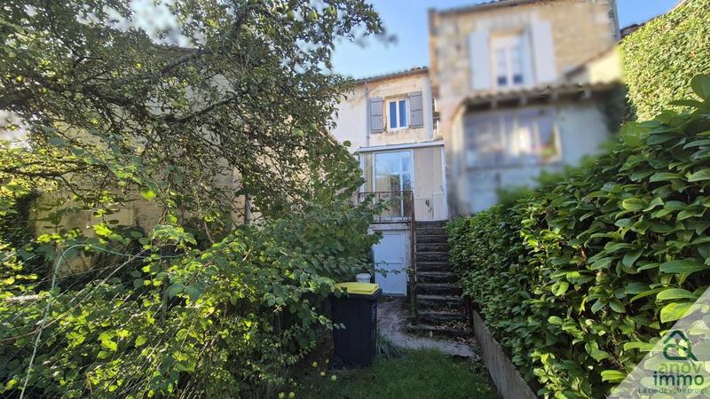 Maison de bourg - 69 m² - 3 pièces