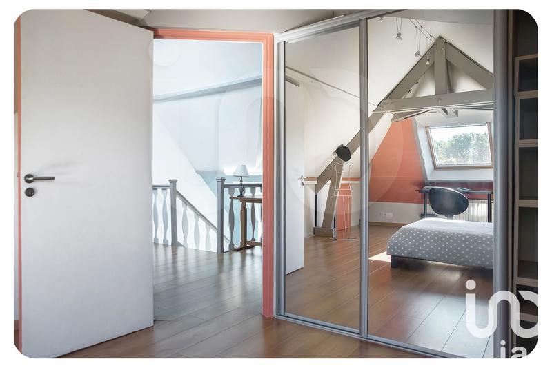 Maison - 225 m² - 8 pièces