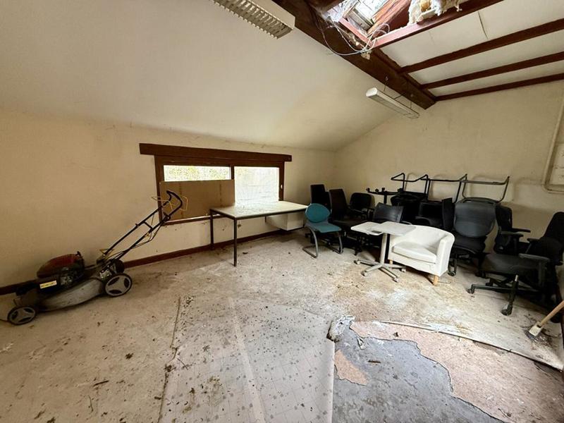 Entrepôt - 1 000 m²