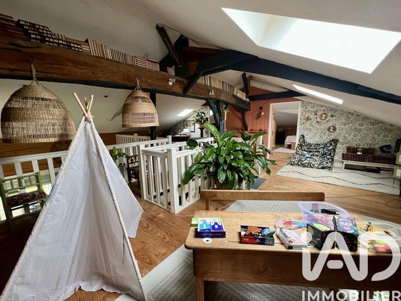 Maison - 167 m² - 9 pièces