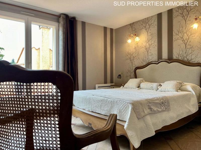 Villa - 297 m² - 7 pièces