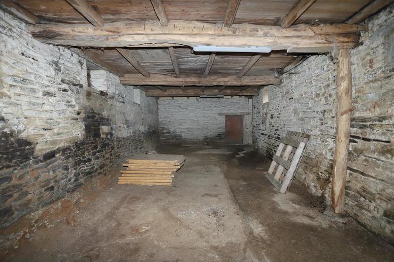 Demeure - 225 m² - 8 pièces