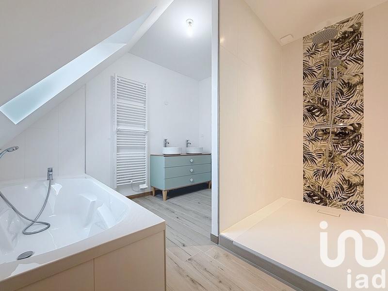 Maison - 137 m² - 6 pièces