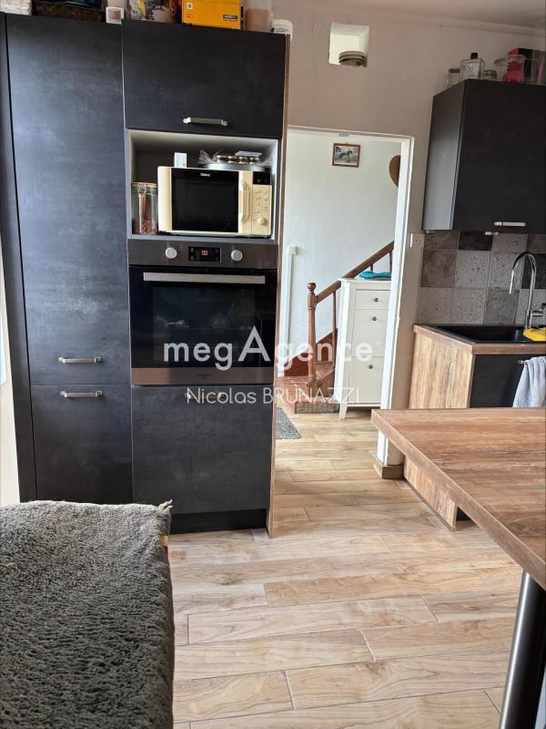 Propriété - 80 m² - 4 pièces