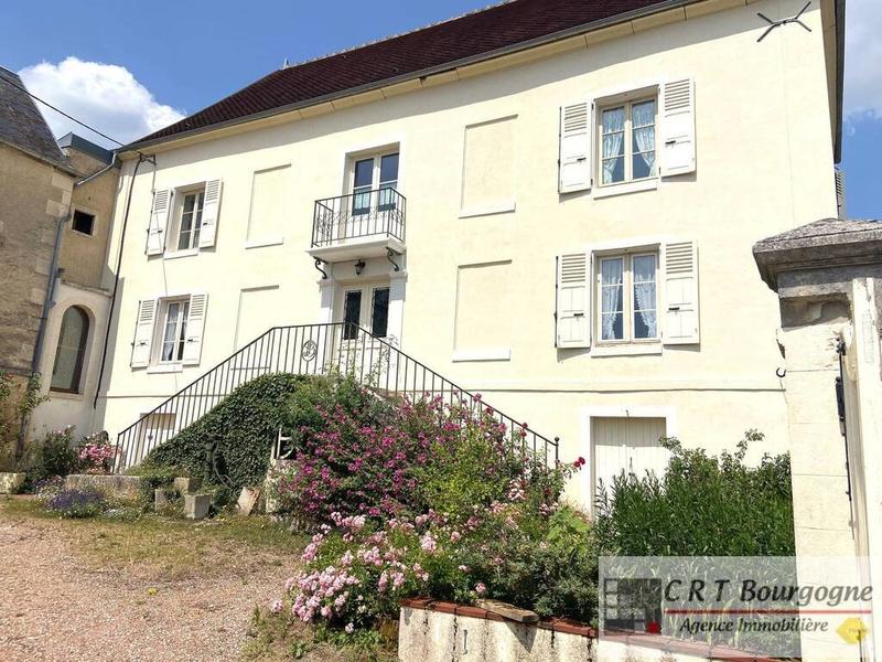 Maison ancienne - 215 m² - 7 pièces